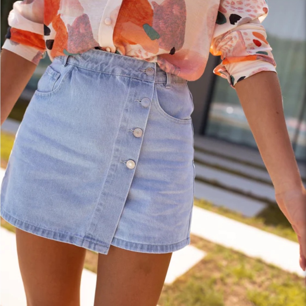 NWT Daphnea Denim Button-Front Skort